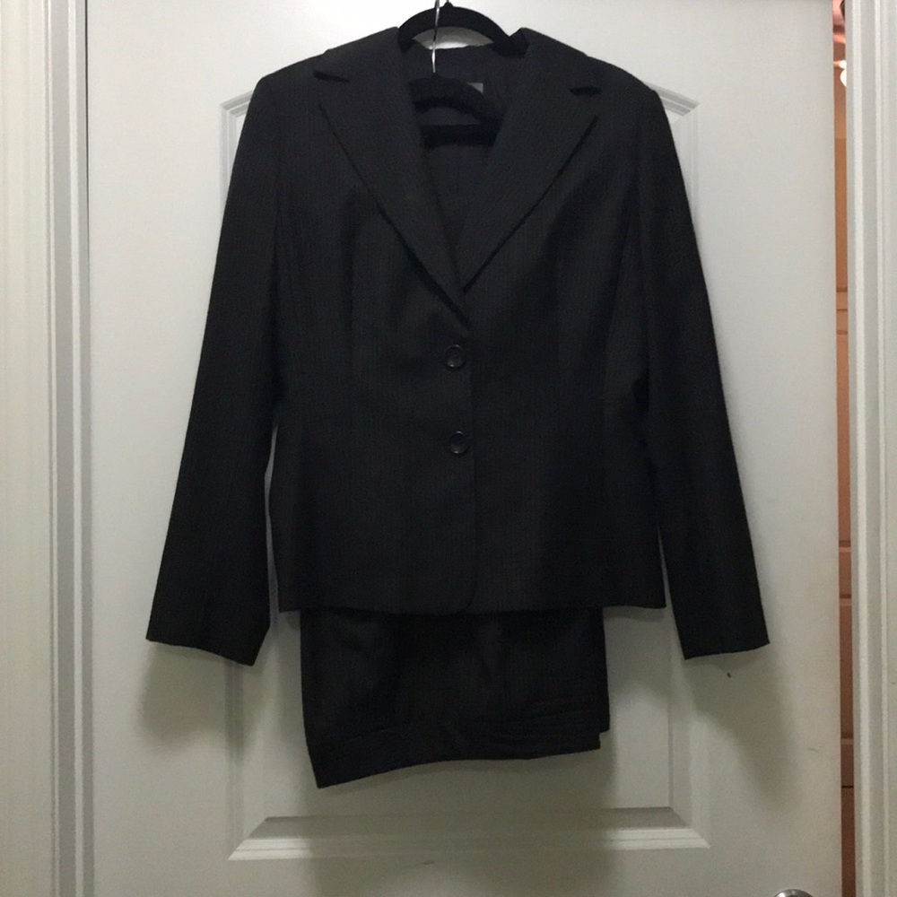 Ann Taylor Two Piece Suit Black/Gray Pinstripe
